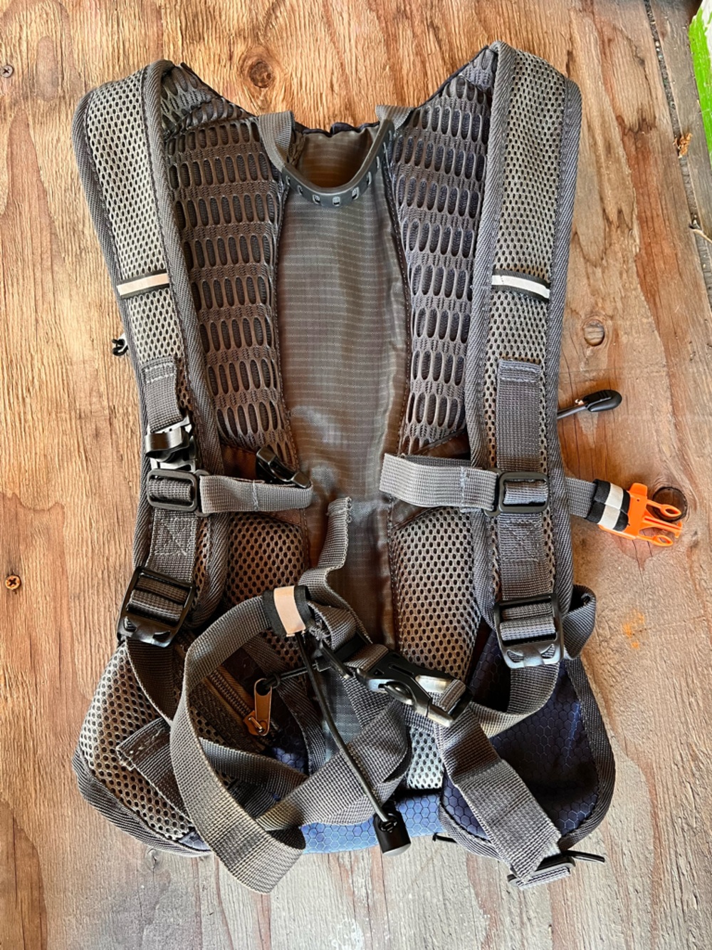 Drift Hydration Backpack - Picture 2 of 2